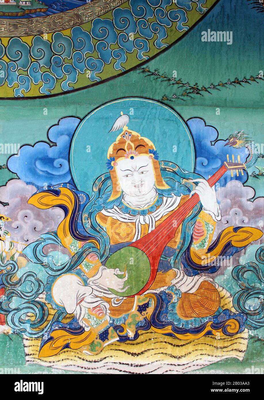 Der Punakha Dzong, auch Pungtang Dewa Chhenbi Phodrang ("der Palast des großen Glücks oder der Glückseligkeit") wurde 1637 - 1638 von der 1. Zhabdrung Rinpoche und Gründer des bhutanischen Staates Ngawang Namgyal (1594 - 1651) erbaut. Es ist der zweitgrößte und zweitälteste Dzong (Festung) in Bhutan, der am Zusammenfluss der Flüsse Pho Chhu (Vater) und Mo Chhu (Mutter) im Tal Punakha-Wangdue liegt. Punakha Dzong ist das Verwaltungszentrum des Distrikts Punakha und war einst bis zum Jahr 1855, als die Hauptstadt nach Thi verlegt wurde, Verwaltungszentrum und Regierungssitz von Bhutan Stockfoto