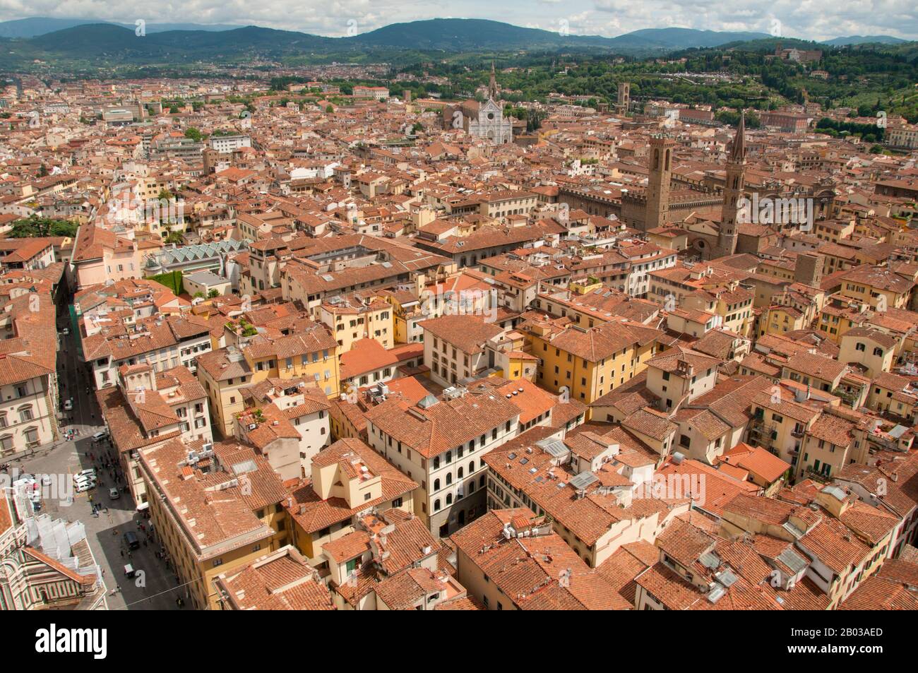 Firenze oder Florenz ist die Hauptstadt der italienischen Region Toskana. Es war ein Zentrum des mittelalterlichen europäischen Handels und Finanzwesens und eine der wohlhabendsten Städte dieser Epoche. Sie gilt als Geburtsstätte der Renaissance und wurde "Athen des Mittelalter" genannt. Stockfoto