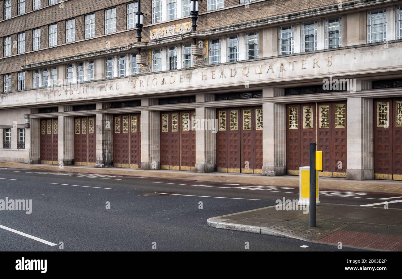 London Fire Brigade Headquarters. Die architektonische Fassade des Art Deco zum London Fire Bridge Headquarters in Albert Embankment, London, Großbritannien. Stockfoto