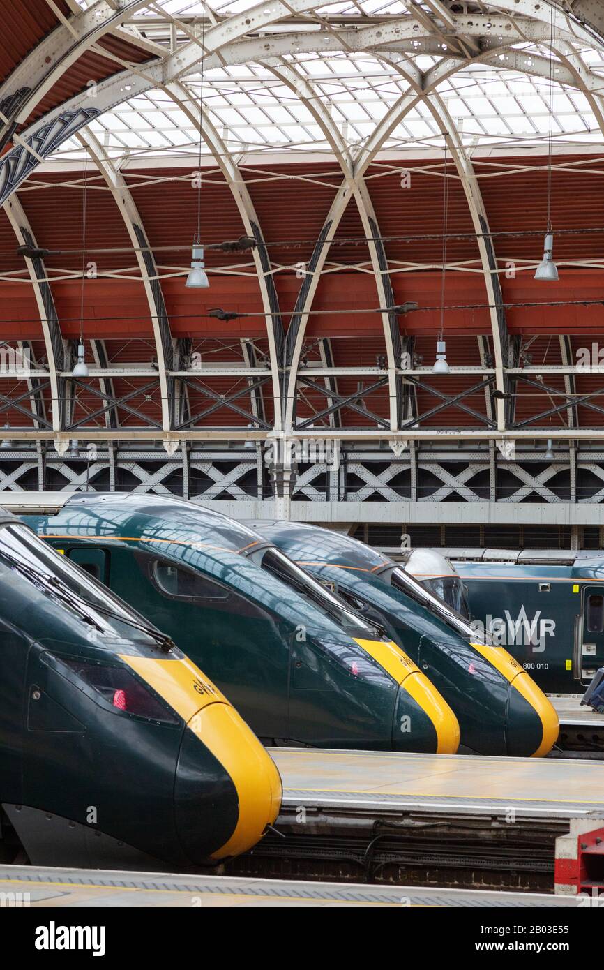 GWR-Züge am Bahnhof Paddington, Hauptbahnstation der Great Western Railway, Paddington London UK Stockfoto