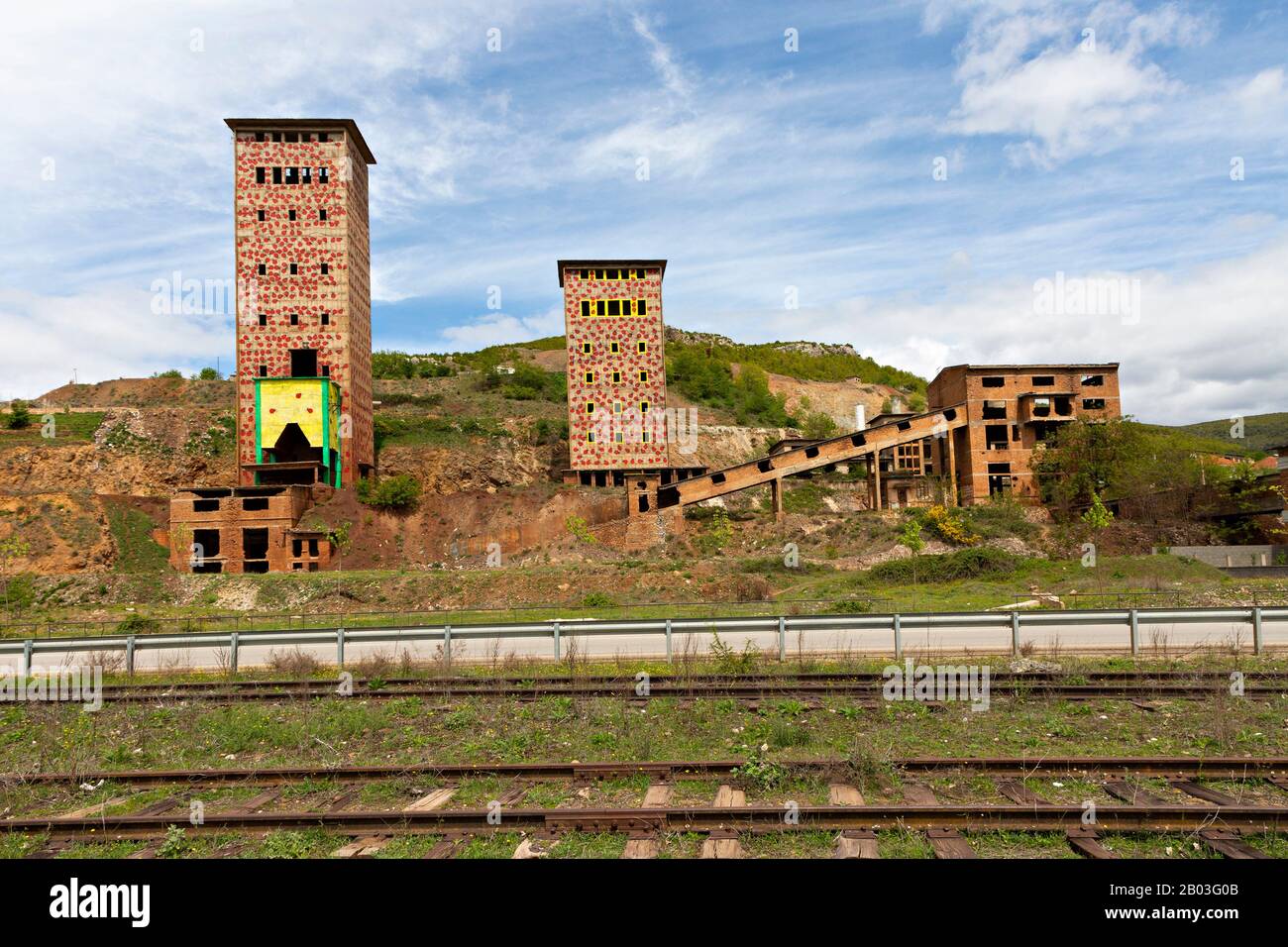 Verlassene Fabrik aus der kommunistischen Ära in Albanien Stockfoto