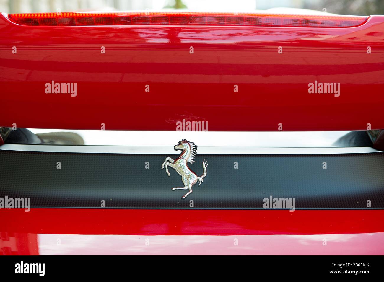 Hamburg, Deutschland - 27. Juli 2019: Supercar Red Ferrari 488 Pista seufzt . Lamborghini ist ein berühmtes teures Auto der Automobilmarke Stockfoto