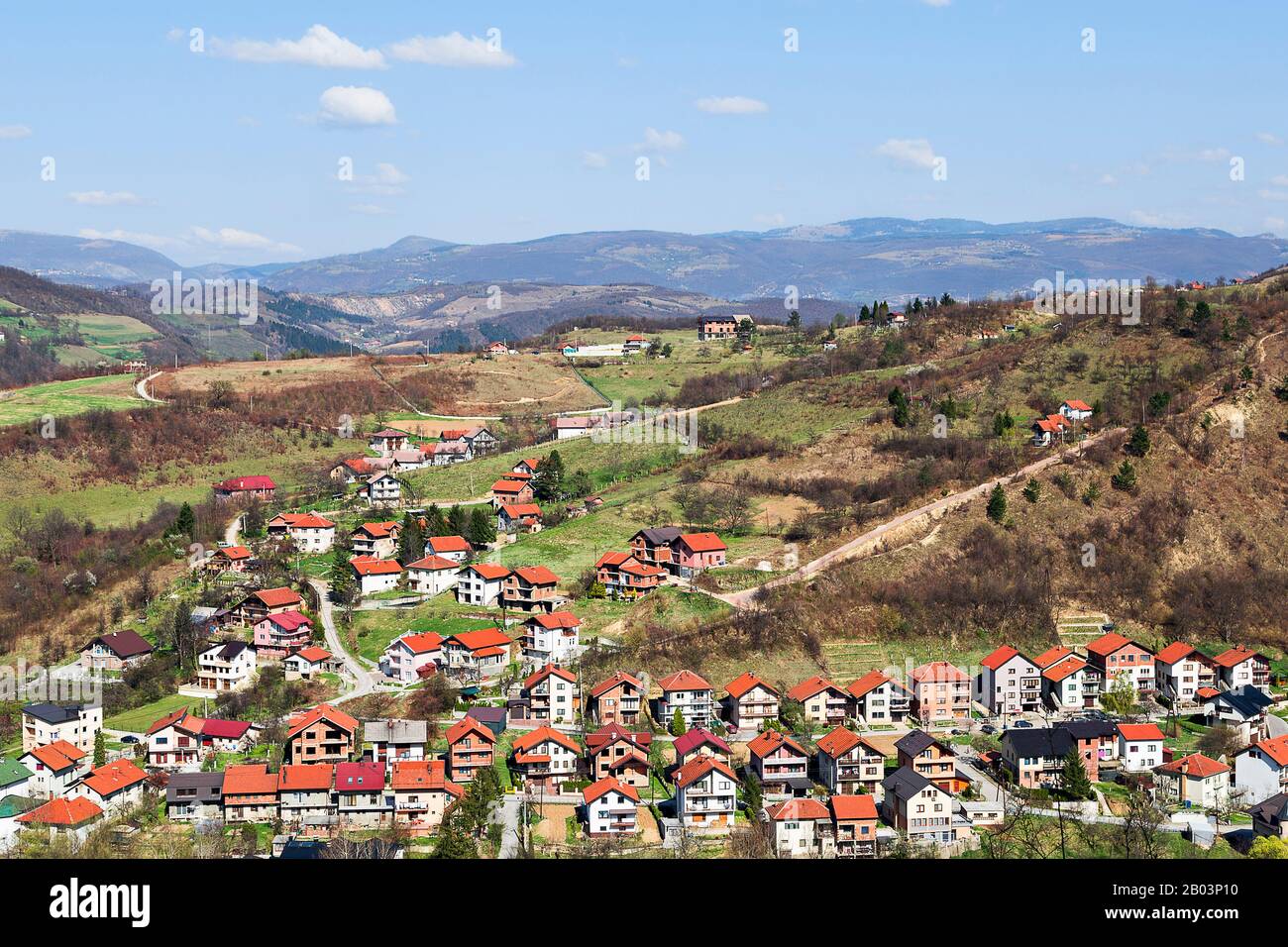 Blick über die Häuser in der Nähe der Stadt Visoko in Bosnien und Herzegowina Stockfoto