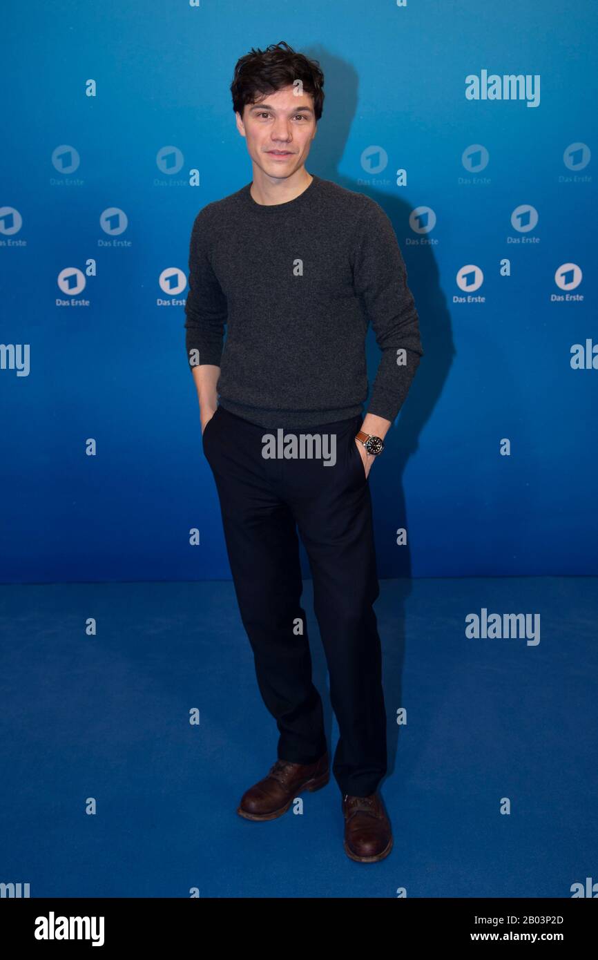 Sebastian URZENDOWSKY Rolle Sebastian Urzendowsky Rolle Kuerschner Portrat Portrat Portrat Einzelbild Einzelbild Fur Den Ard Fernsehfilm Der In Hamburg Am 17 Februar 2020 Nutzung Weltweit 2b03p2d 