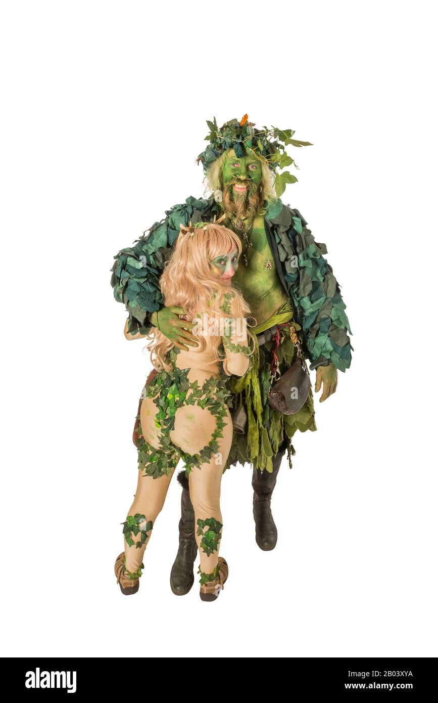 Paar in Kostüm auf dem Hastings Traditional Jack auf dem Green Festival. Hastings. East Sussex. England. GROSSBRITANNIEN Stockfoto