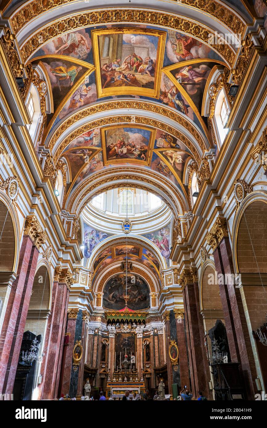 Innenkathedrale von Saint Paul in Mdina, Malta, Wahrzeichen der Stadt im Stil des Barock aus dem 17. Bis 18. Jahrhundert Stockfoto