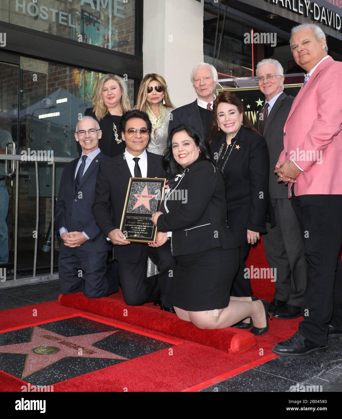 Der Musikkünstler Andy Madadian wurde am 17. Januar 2020 auf dem Hollywood Walk Of Fame in Hollywood, Kalifornien mit einem Stern geehrt. Mit: Mitch O'Farrell, Andy Madadian, La Toya Jackson, Rana Ghadban, Donelle Dadigan, Miles Copeland III, Paul Krekorian, Jeff Zarrinnam Wo: Hollywood, Kalifornien, Vereinigte Staaten Wenn: 17. Januar 2020 Kredit: Sheri Determan/WENN.com Stockfoto