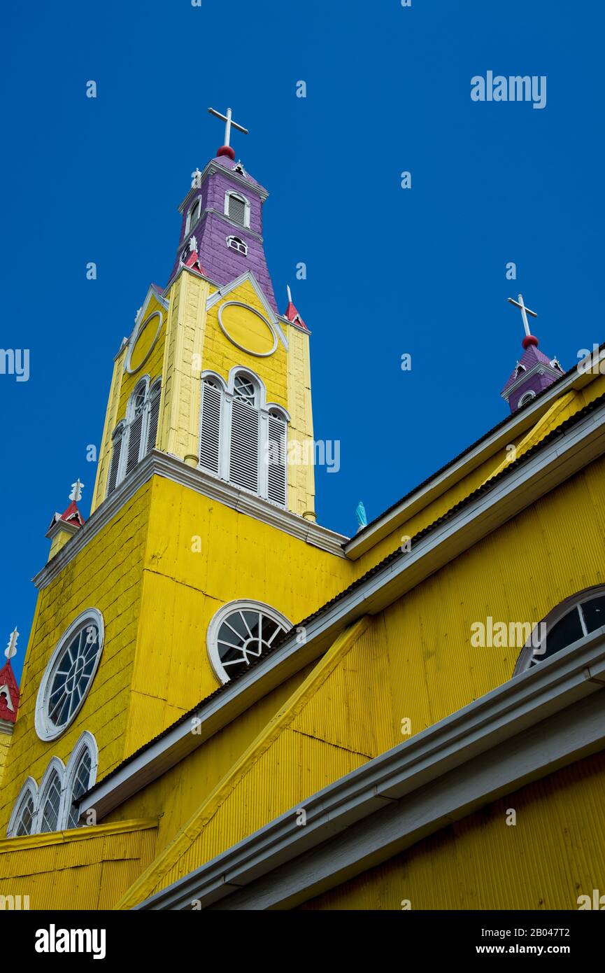 San Francisco Church (erbaut 1906), ein UNESCO-Weltkulturerbe in Castro, Chiloe Island, Südchile. Stockfoto