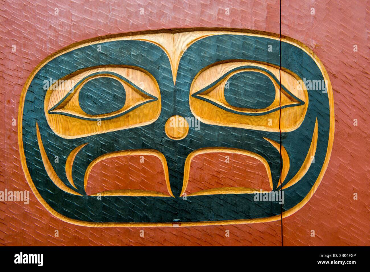 Details zum Clanhaus Tlingit auf Chief Shakes Island, einem Historischen Monument in der Stadt Wrangell auf der Insel Wrangell, Tongass National Forest, Southeast Alask Stockfoto