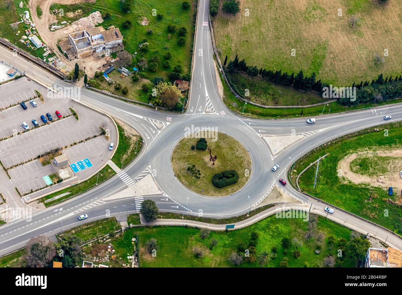 Luftbild Insel Kreisverkehr Mit Symbol Pollenca Mallorca Balearen Spanien Europa Es Kreisverkehr Kreisverkehr Kultur Kunst Luftverkehr Stockfotografie Alamy