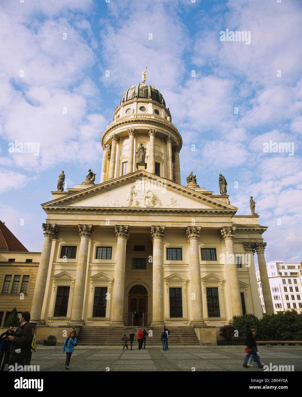 Blick auf den Dom, den französischen Dom, den Gendarmenmarkt, Berlin, Deutschland Stockfoto