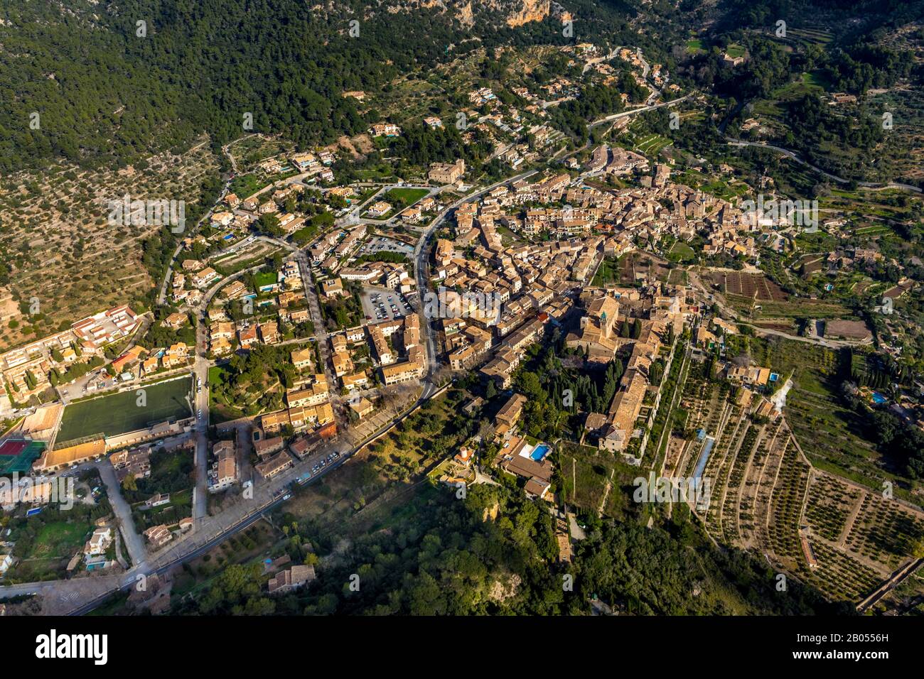 Luftbild, Ortsansicht, Valldemossa, Mallorca, Balearen, Spanien, Europa, Església de Sant Bartomeu, Espana, Frederic Chopin und George Sand Mu Stockfoto