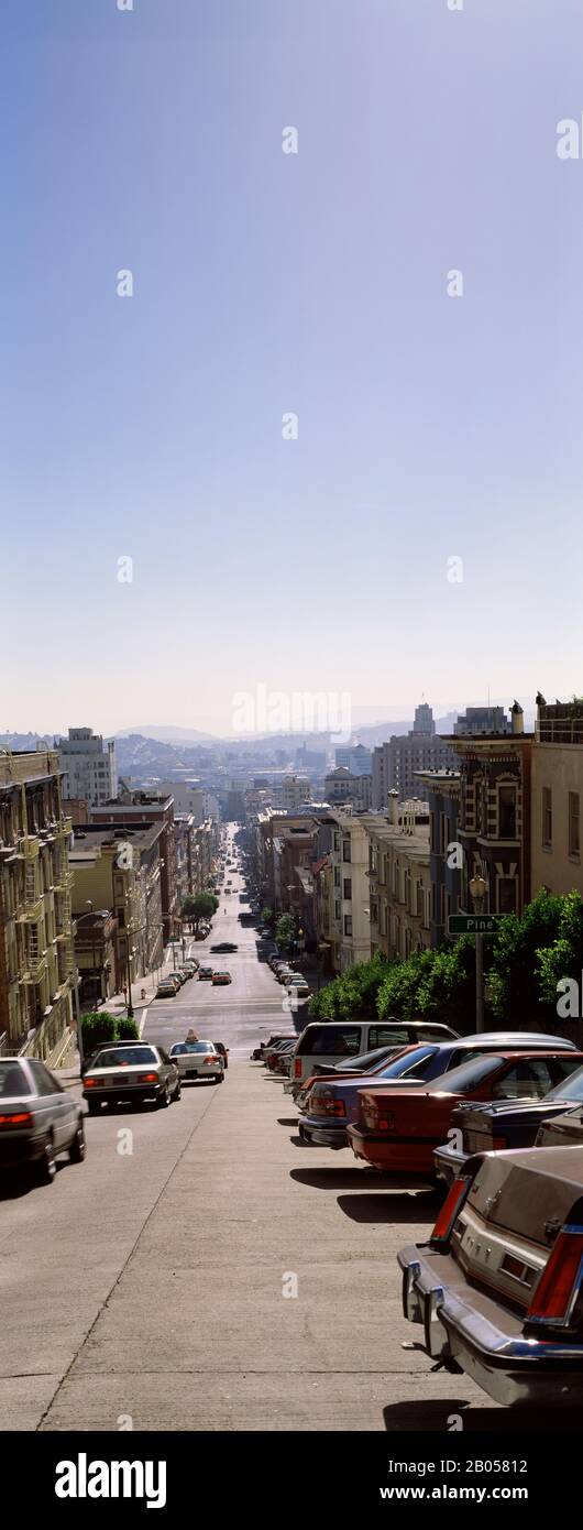 Gebäude entlang einer Straße, Jones Street, San Francisco, Kalifornien, USA Stockfoto