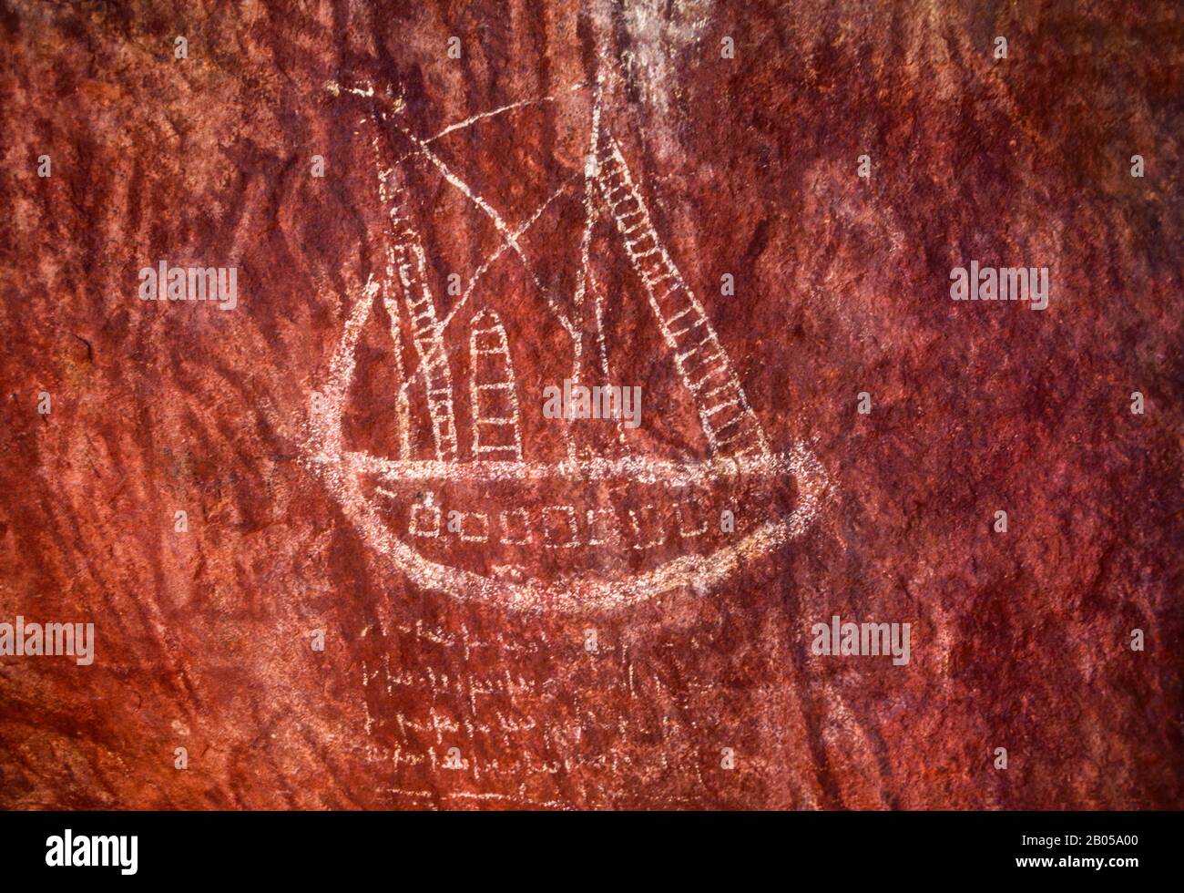 Aborigine-Höhlenzeichnung von Segelschiff, Outback, Zentralaustralien Stockfoto