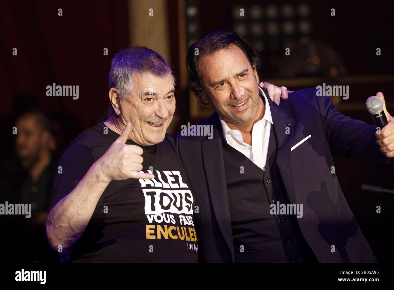 Paris, Frankreich. Februar 2020. Comedian Jean Marie Bigard und Sänger Sebastien El Chato besuchen Marcel Campions 80. Geburtstagsfeier auf dem Cirque d'Hiver Stockfoto