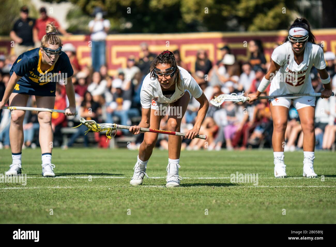 Die südkalifornische Trojanerin Sophia Donovan (99) bereitet sich auf einen Freischuss während eines Lacrosse-Matches der NCAA-College-Frauen am Samstag, 15. Februar 2020, in Los Angeles, USA vor. (Foto von IOS/ESPA-Images) Stockfoto