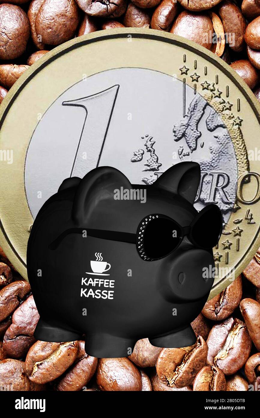 Schwarze Schweinebank mit Sonnenbrille mit den Schriftzügen Kaffekasse, Kitty, Kaffeebohnen und 1 Euro-Münze im Hintergrund, komponieren Stockfoto