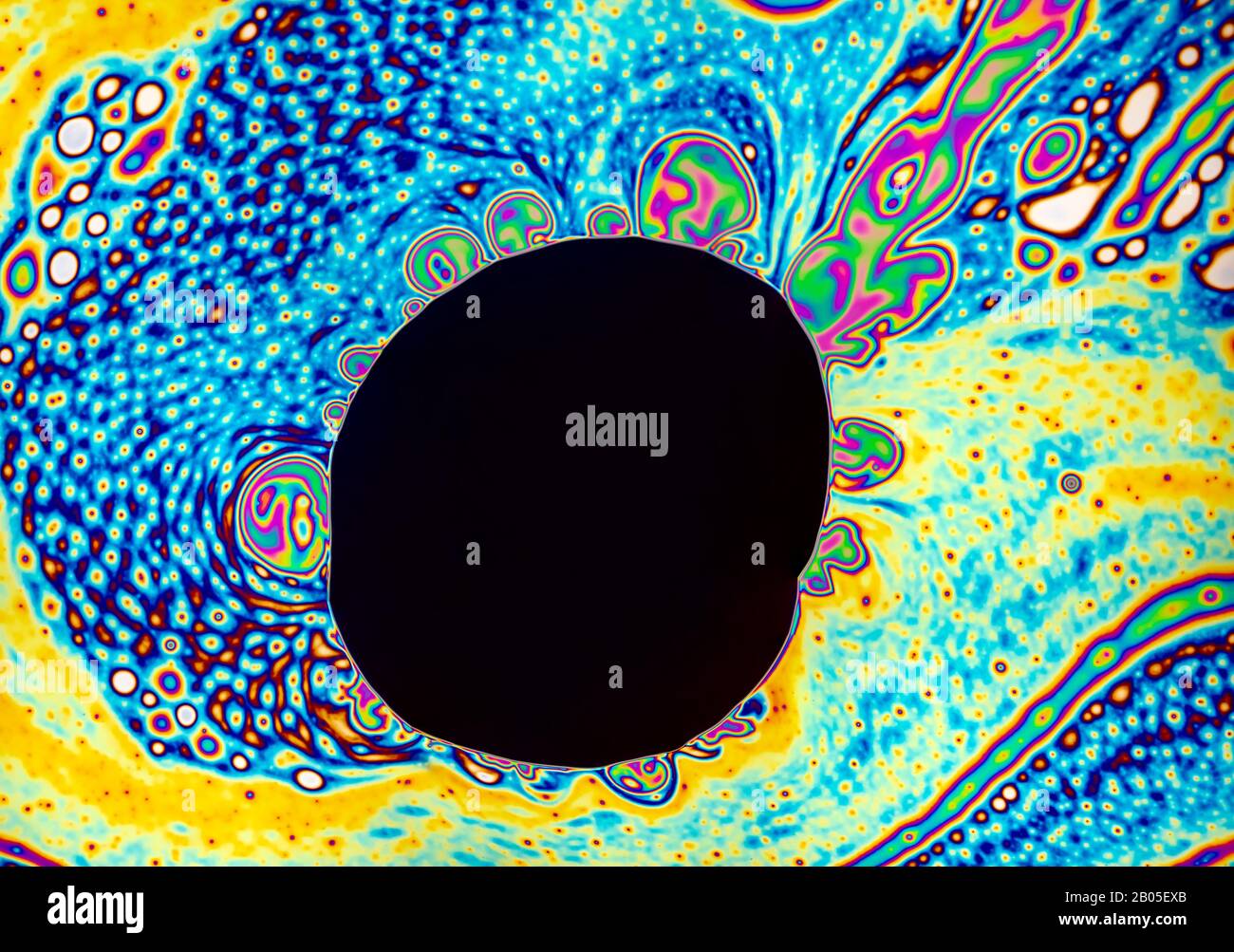 Oberfläche einer Seifenblase mit Interferenzeffekt, Deutschland Stockfoto