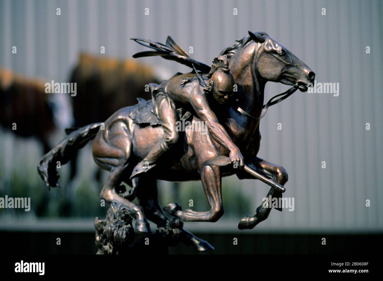 OKLAHOMA, PAWHUSKA, BRONZESTATUE VON OSAGE INDIAN Stockfoto