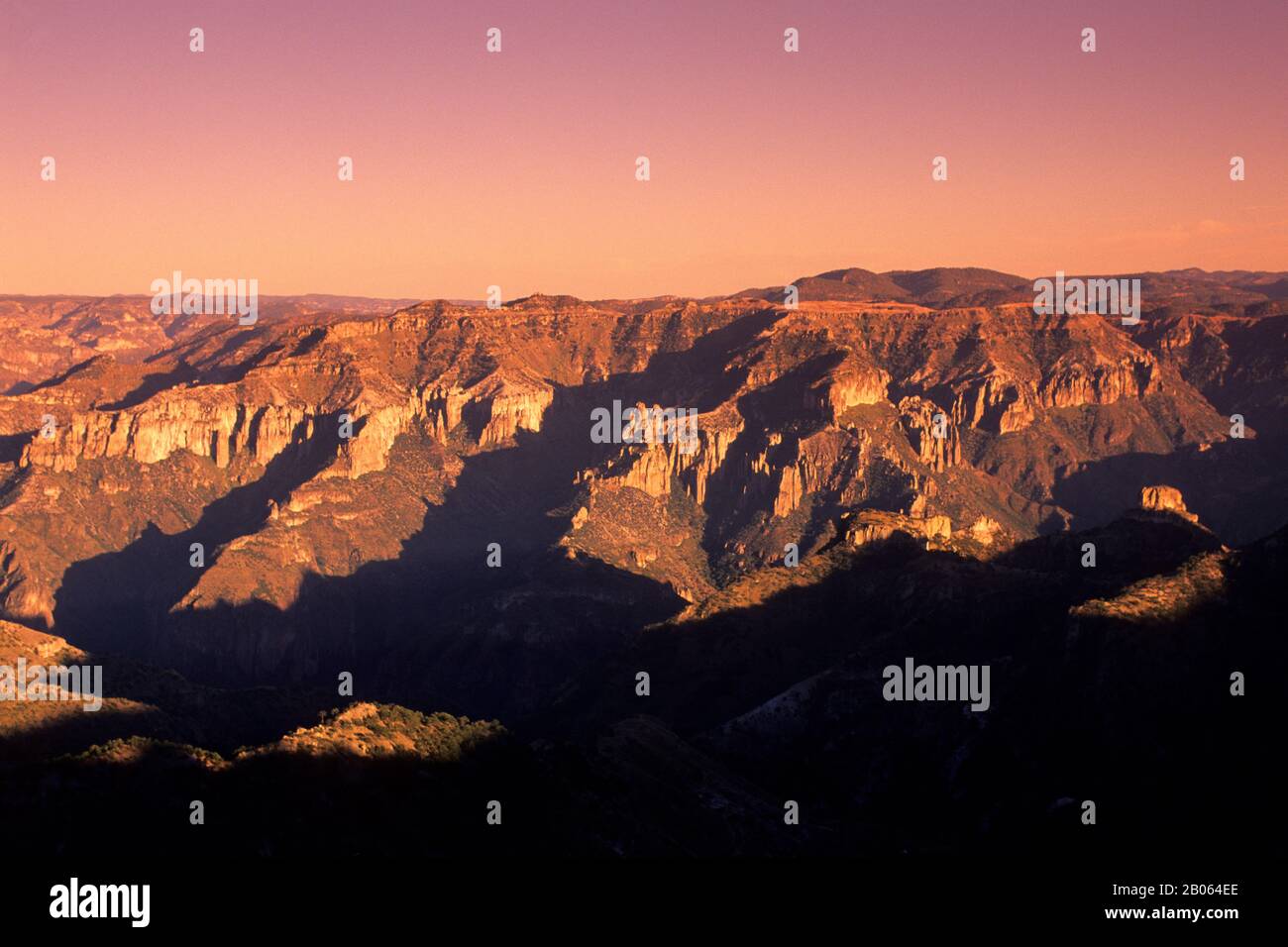 MEXIKO, CHIHUAHUA, KUPFER-CANYON-NATIONALPARK, BLICK AUF DEN CANYON, ABEND Stockfoto