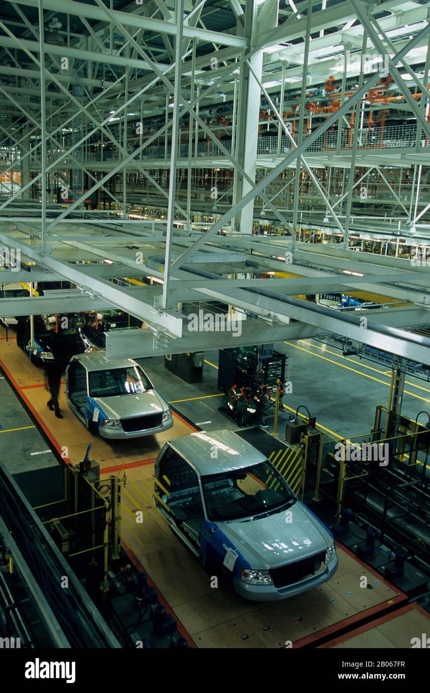 USA, MICHIGAN, IN DER NÄHE VON DETROIT, DEARBORN, WERKSFÜHRUNG VON FORD ROUGE, MONTAGEWERK Stockfoto