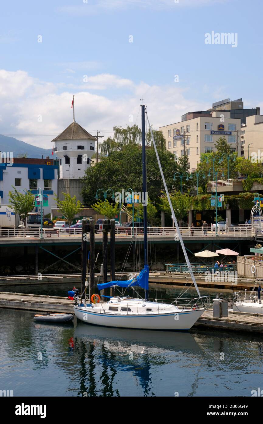 KANADA, BRITISH COLUMBIA, VANCOUVER ISLAND, NANAIMO, BLICK AUF HAFEN UND HAFENGEBIET Stockfoto