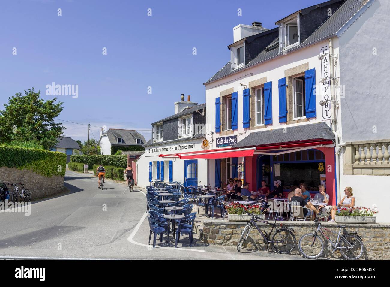 Café du Port in Brignogan-Plages, Kerlouan, Department Finistere, Frankreich Stockfoto
