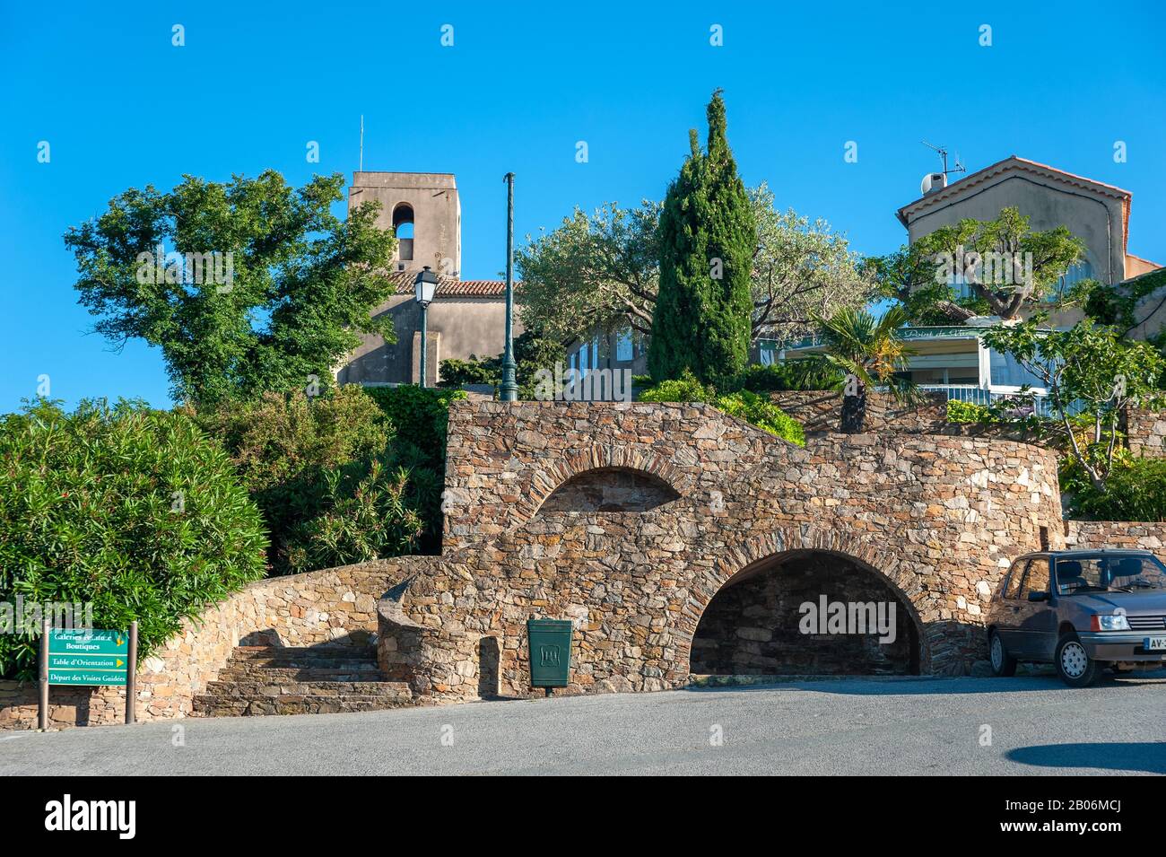 Historische Stadtmauer, Gassin, Var, Provence-Alpen-Cote d Azur, Frankreich Stockfoto