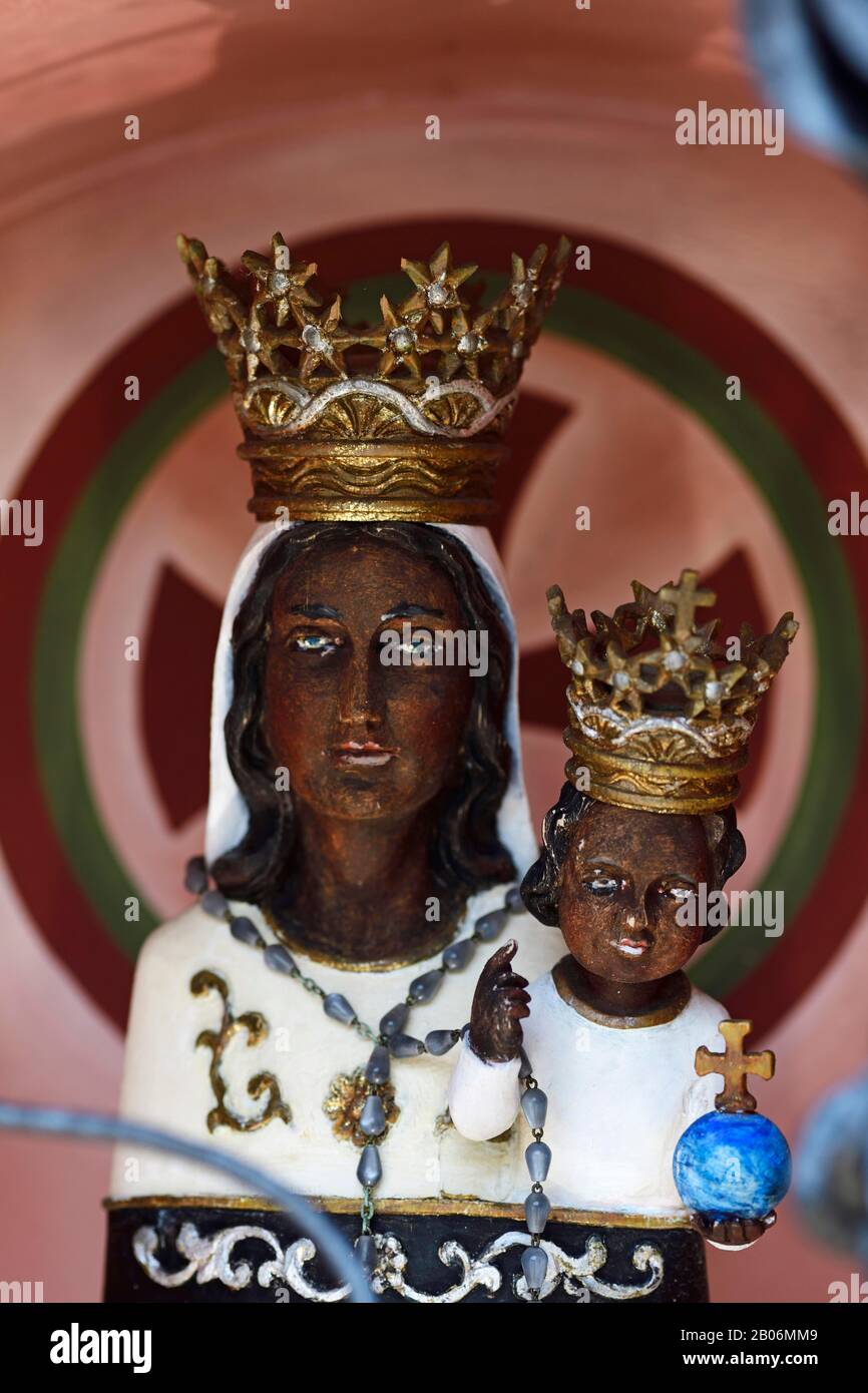 Schwarze Madonna der Wallfahrtskirche Mariastein, Woergl, Kitzbüheler Alpen, Tyrol, Österreich Stockfoto