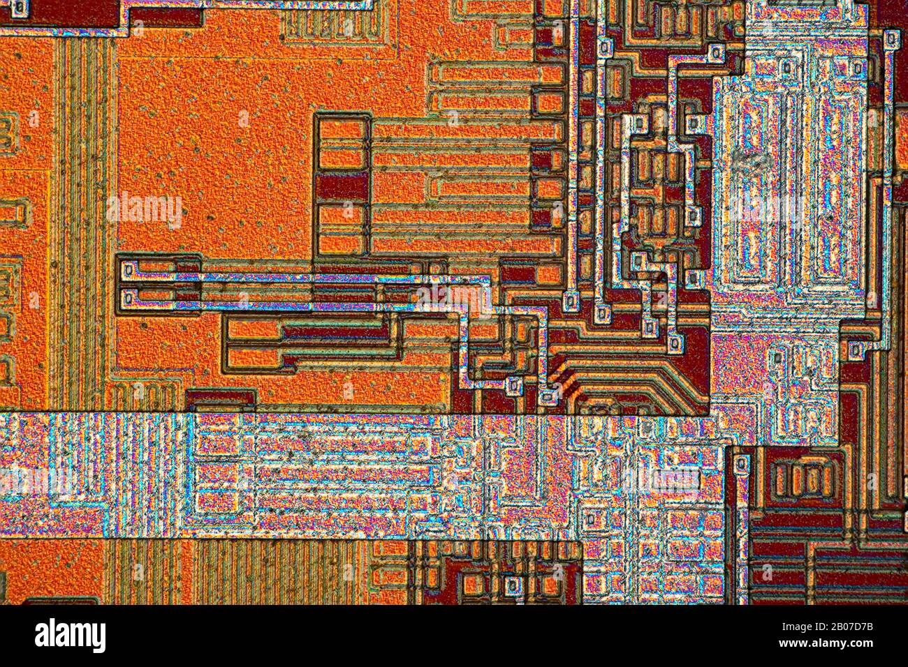 Oberfläche eines Mikrochips, Kontrastbild mit differentiellen Interferenzen, Siliziumwafer Stockfoto