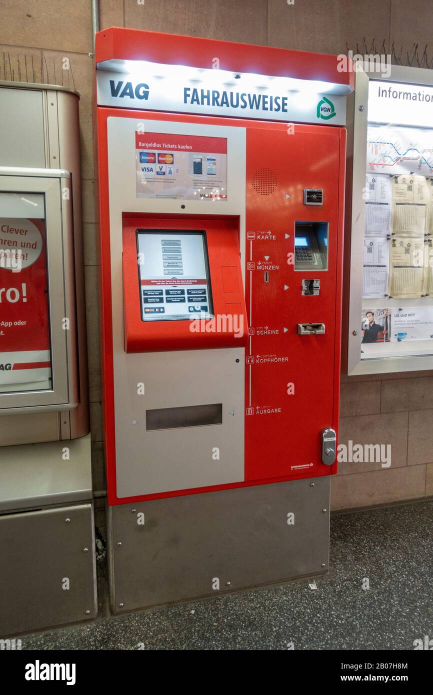 Ein Fahrausweis (Fahrkartenautomat) auf dem U-Bahn-System Nürnberg VAG,  Nürnberg, Bayern, Deutschland Stockfotografie - Alamy