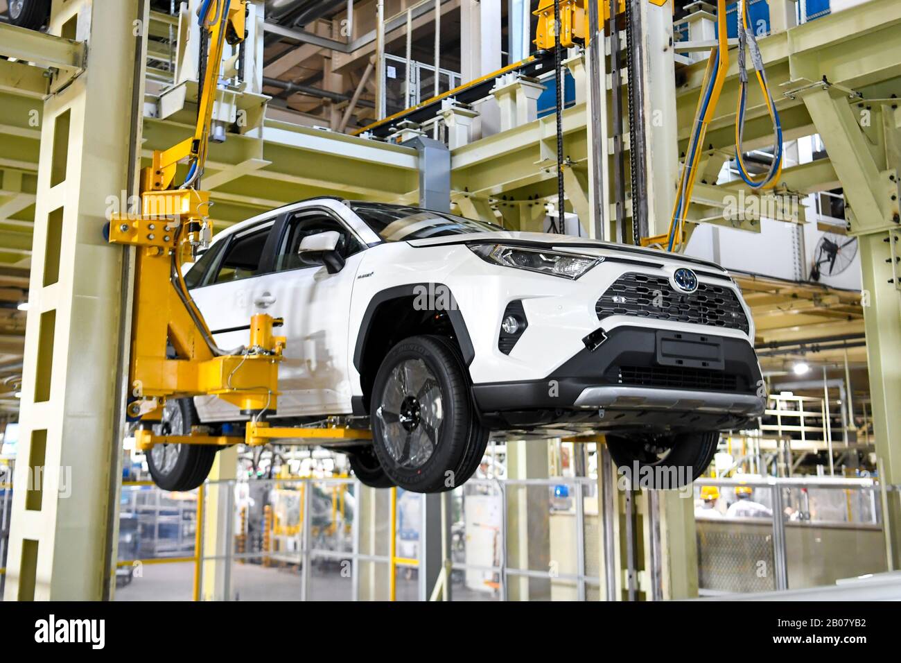 Am 17. Februar wird in einem Werk von FAW-Toyota in Changchun City, der nordostchinesischen Provinz Jilin, ein Toyota-SUV auf der Montagelinie montiert Stockfoto
