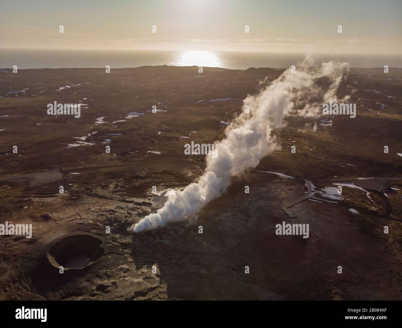 Luftbild der heißen Schwefeldampfwolke in Island Stockfoto