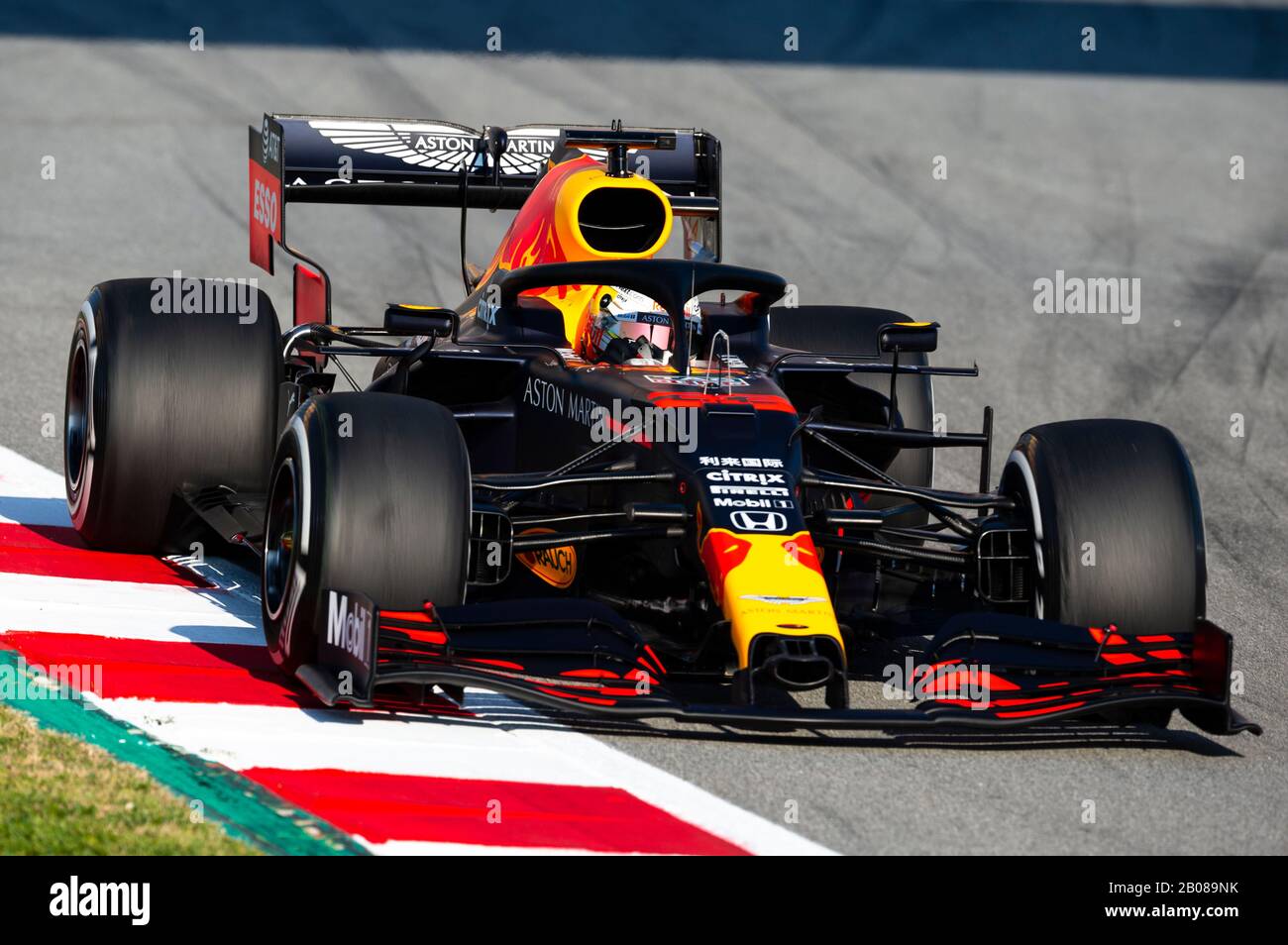 Barcelona, Spanien. Februar 2020. Februar 2020; Circuit De Barcelona, Barcelona, Katalonien, Spanien; Formel-1-Vorsaisontest Ein; Max Verstappen fuhr das Red Bull Racing Team RB16 auf Kurs Credit: Action Plus Sports Images/Alamy Live News Stockfoto