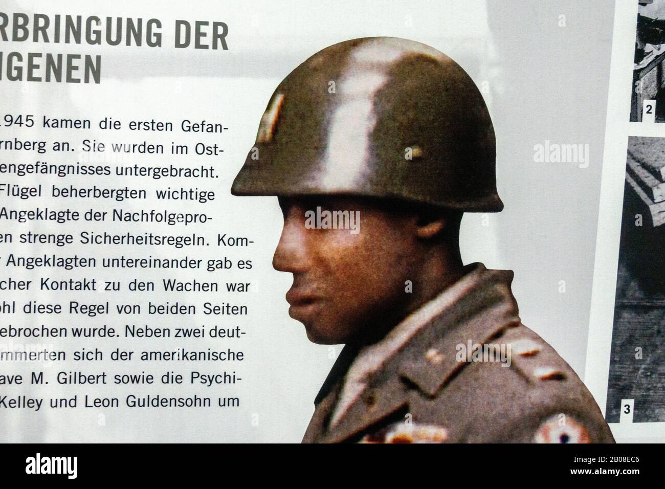 Fragwürdiges Foto-Shop-Bild eines afroamerikanischen Soldaten bei den Nürnberger Prozessen (siehe Notizen), Memorium Nürnberg Trials, Nürnberg, Deutschland. Stockfoto