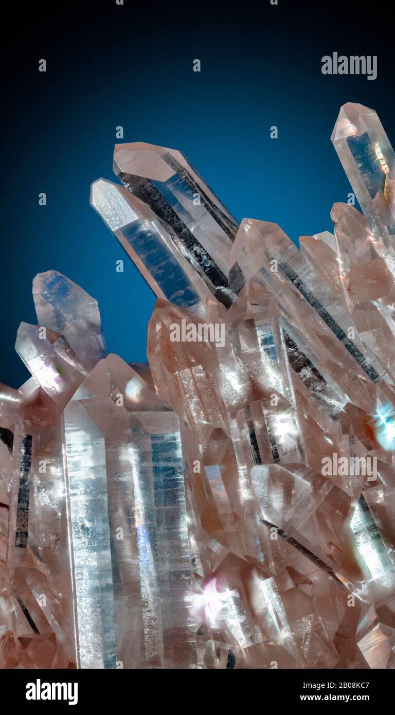 Quarz, Arkansas Quarz ist ein hartes, kristallines Mineral, das aus Silizium- und Sauerstoffatomen besteht. Stockfoto