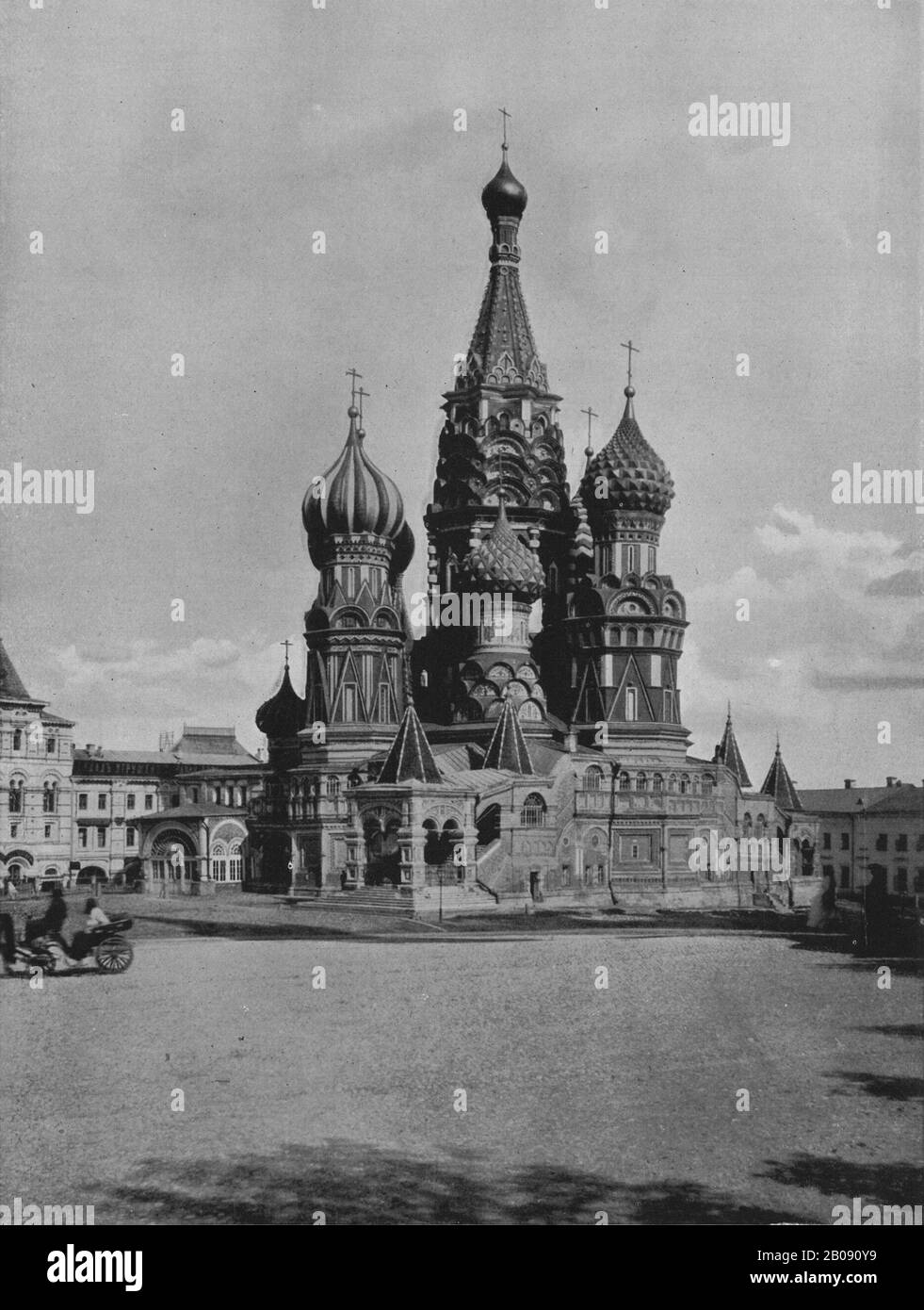 Die Kathedrale von Vasily, dem Seligen in Moskau, etwa um das Jahr 1910 vor der russischen Revolution von 1917. Heute wird sie als Kathedrale der Fürsprache des Heiligsten Theotokos auf dem Moat bezeichnet. Stockfoto