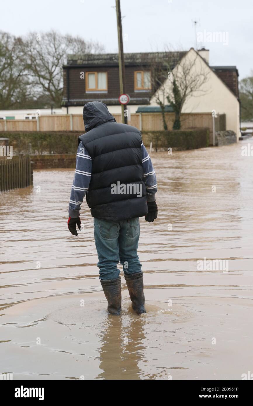 Überschwemmungen im ländlichen Gloucestershire, nachdem Sturm Dennis den Fluss Severn dazu brachte, seine Ufer zu durchbrechen und zahlreiche ländliche Gemeinden in Gloucestershi zu überschwemmen Stockfoto