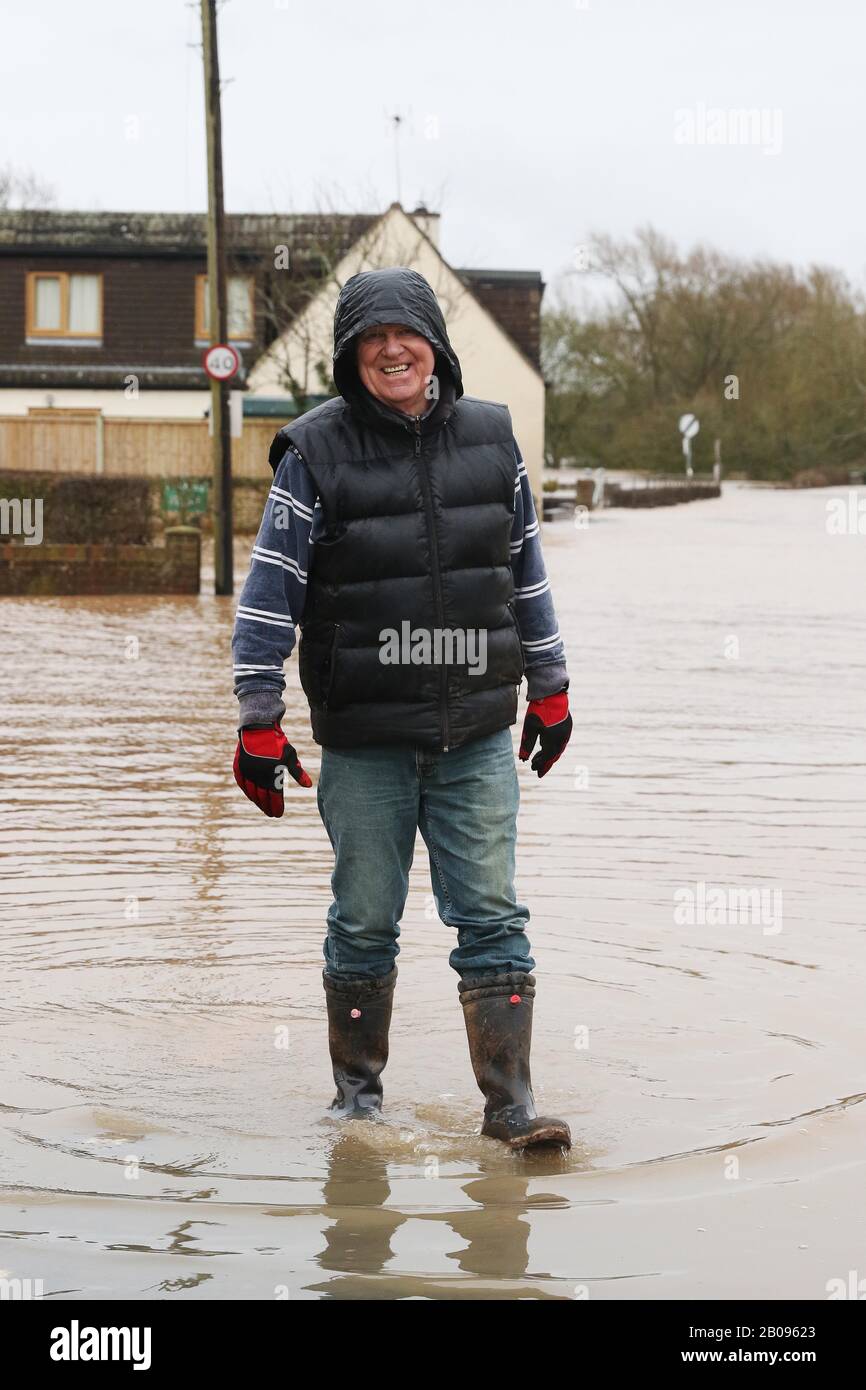 Überschwemmungen im ländlichen Gloucestershire, nachdem Sturm Dennis den Fluss Severn dazu brachte, seine Ufer zu durchbrechen und zahlreiche ländliche Gemeinden in Gloucestershi zu überschwemmen Stockfoto