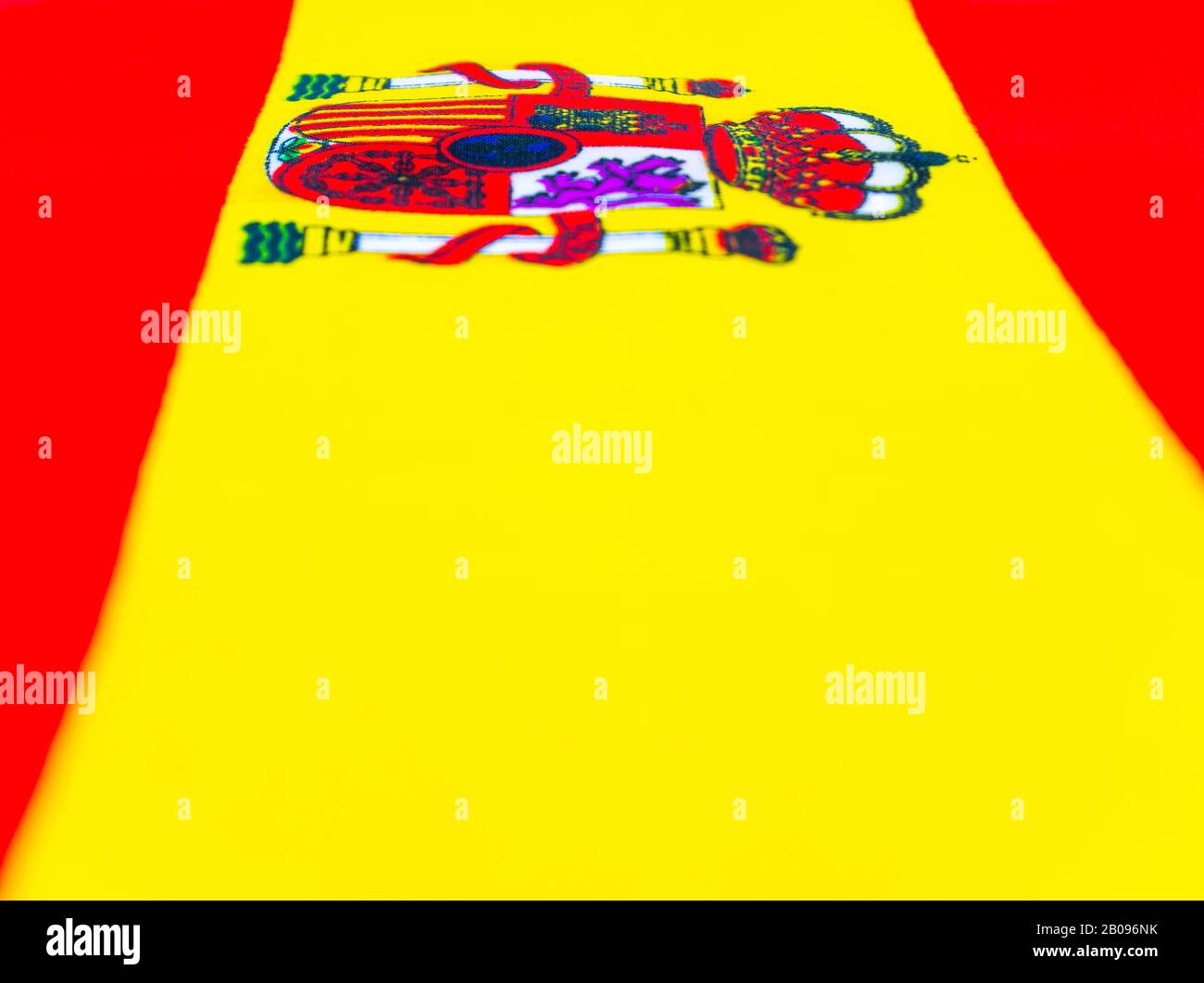 Staatsflaggen Spaniens mit Wappen. Stockfoto