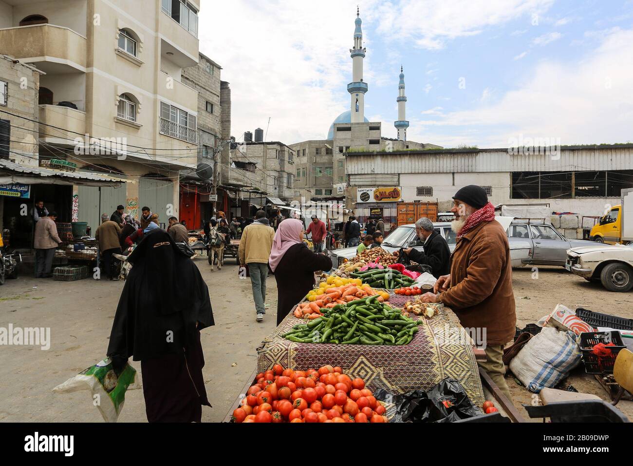 Die Palästinenser auf dem Markt, das Flüchtlingslager Rafah, im südlichen Gazastreifen am 19. Februar 2020. Foto Abed Rahim Khatib Stockfoto