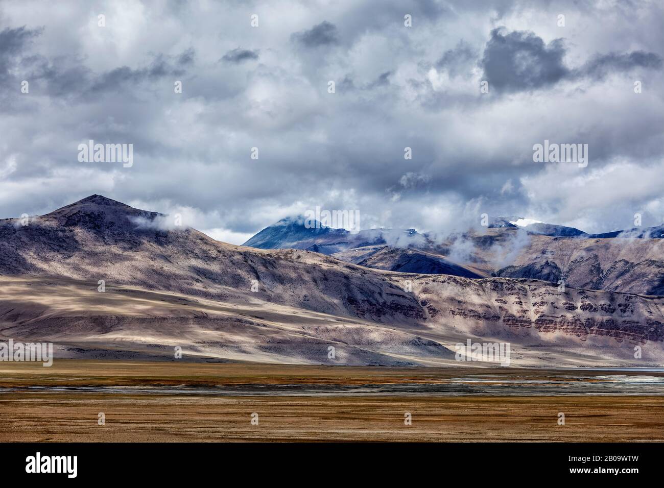 TSO Kar - schwankender Salzsee im Himalaya Stockfoto