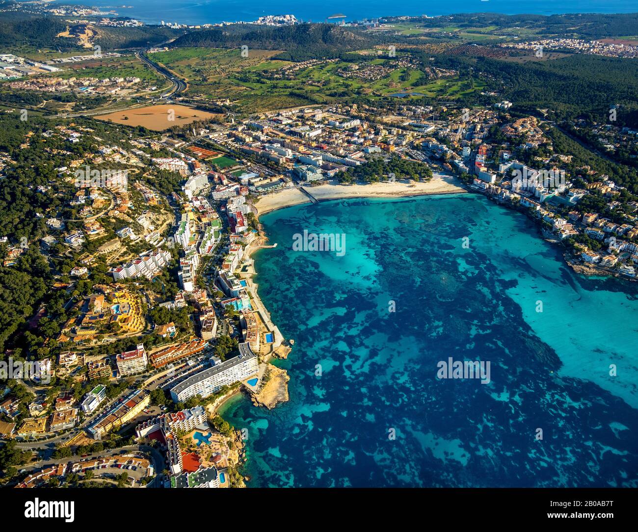 Strand Playa Santa Ponsa und Dorf Santa Ponsa, 04.01.2020, Luftbild, Spanien, Balearen, Mallorca, Calvia Stockfoto