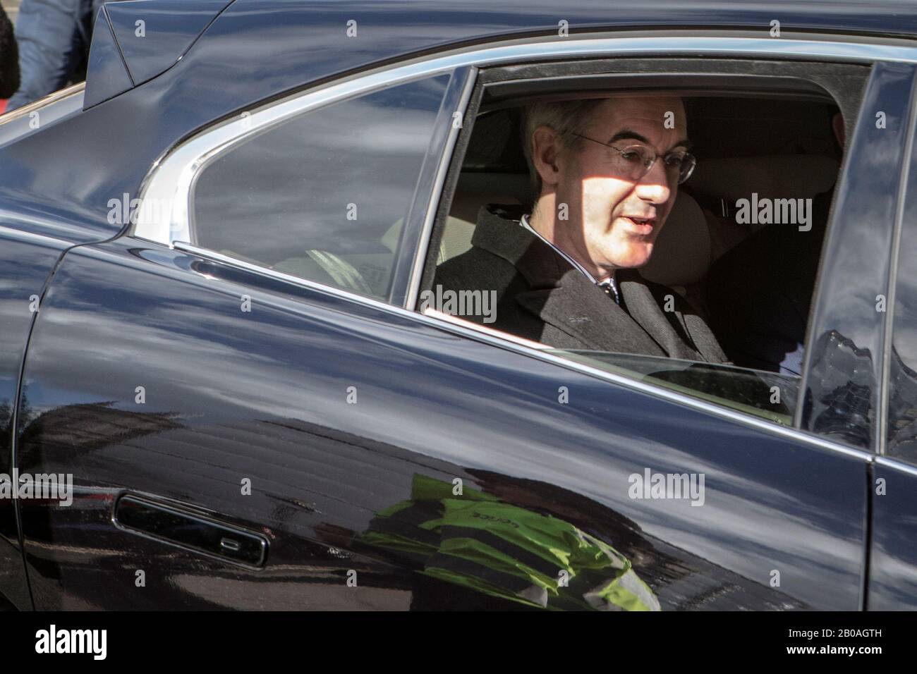 Februar 2020. Im Auto betritt Jacob Rees Mogg das parlament. Parlamentsgebäude, London, Großbritannien. Stockfoto