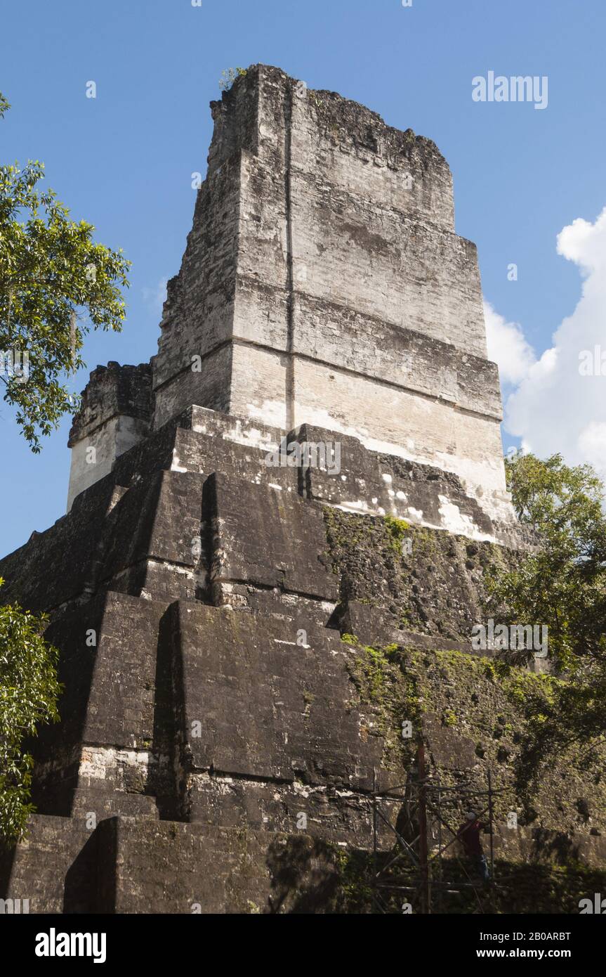 Guatemala, Tikal-Nationalpark, Gran Plaza, Templo I, Tempel des Grand Jaguar, 734 AD; UNESCO-Weltkulturerbe Stockfoto