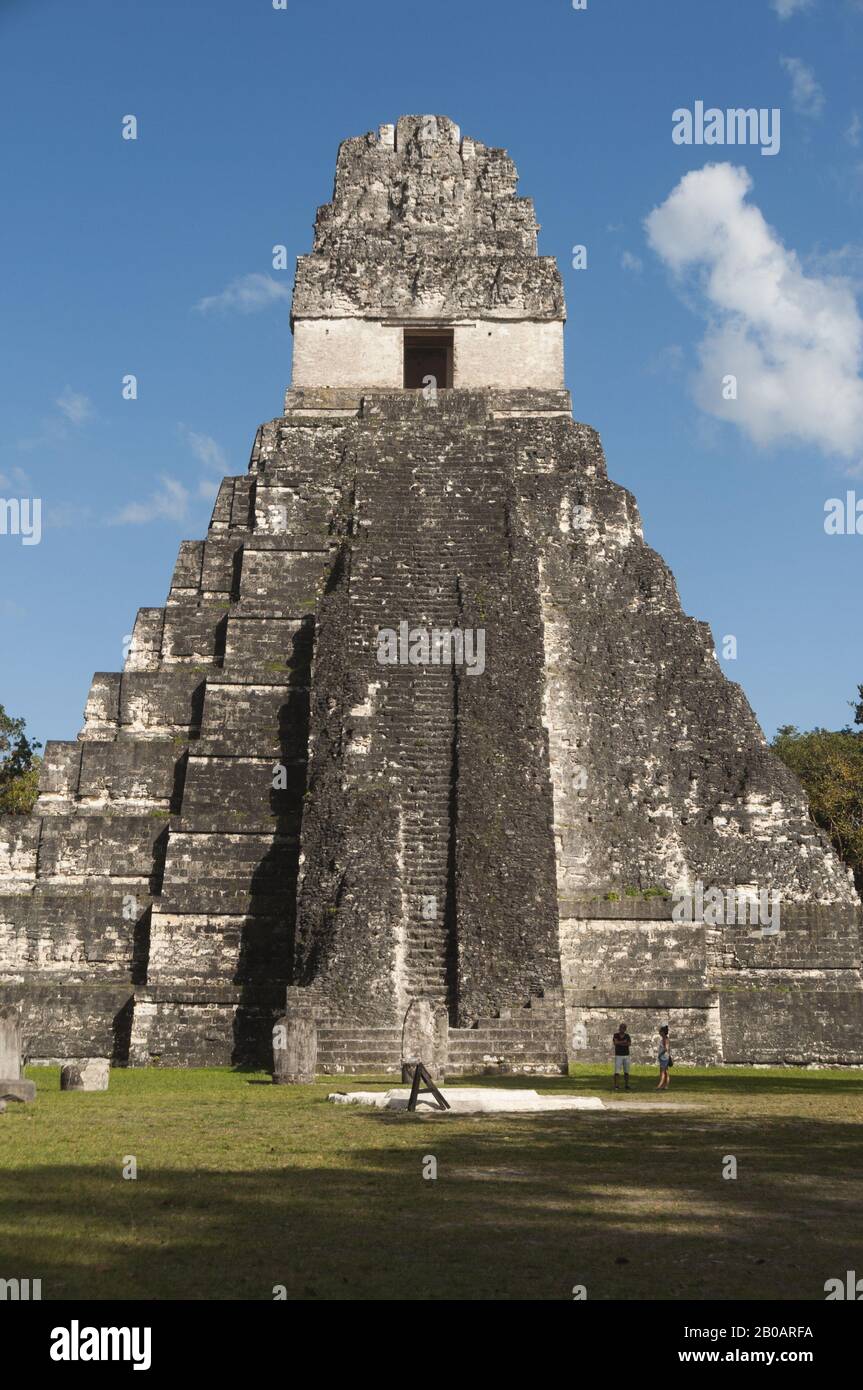 Guatemala, Tikal-Nationalpark, Gran Plaza, Templo I, Tempel des Grand Jaguar, 734 AD; UNESCO-Weltkulturerbe Stockfoto