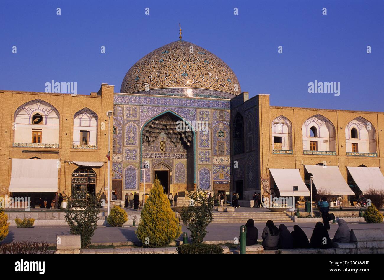 IRAN, ESFAHAN, EMAN KHULENI-PLATZ, SCHEICH LOTFOLLAH-MOSCHEE Stockfoto