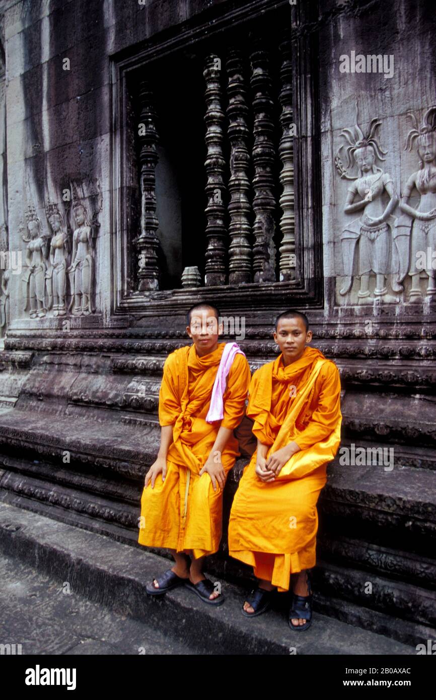 KAMBODSCHA, ANGKOR WAT, MONKS Stockfoto