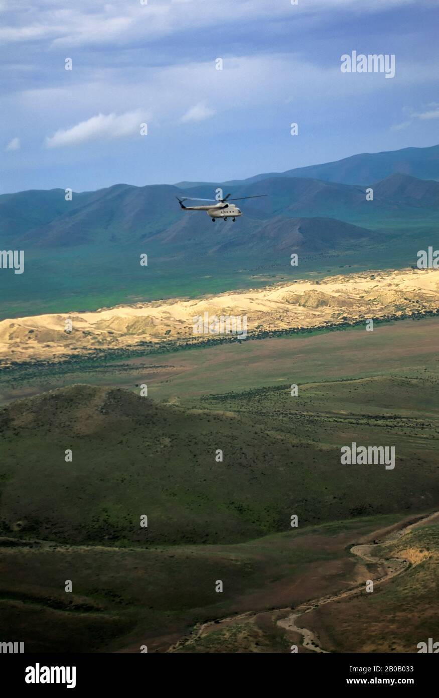 ZENTRALMONGOLEI, TANNGYN ELS (SANDDÜNEN), LUFTBILD, HUBSCHRAUBER MI 18 Stockfoto