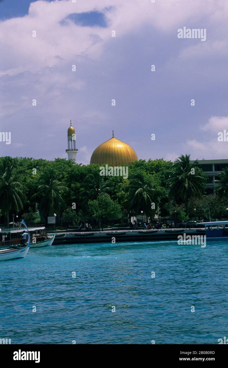 MALEDIVEN, BLICK AUF MÄNNLICH, ISLAMISCHES ZENTRUM, MOSCHEE Stockfoto